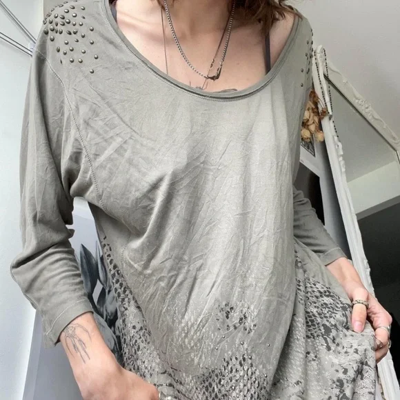 vintage khaki green scale print studded top - Picture 6 of 8